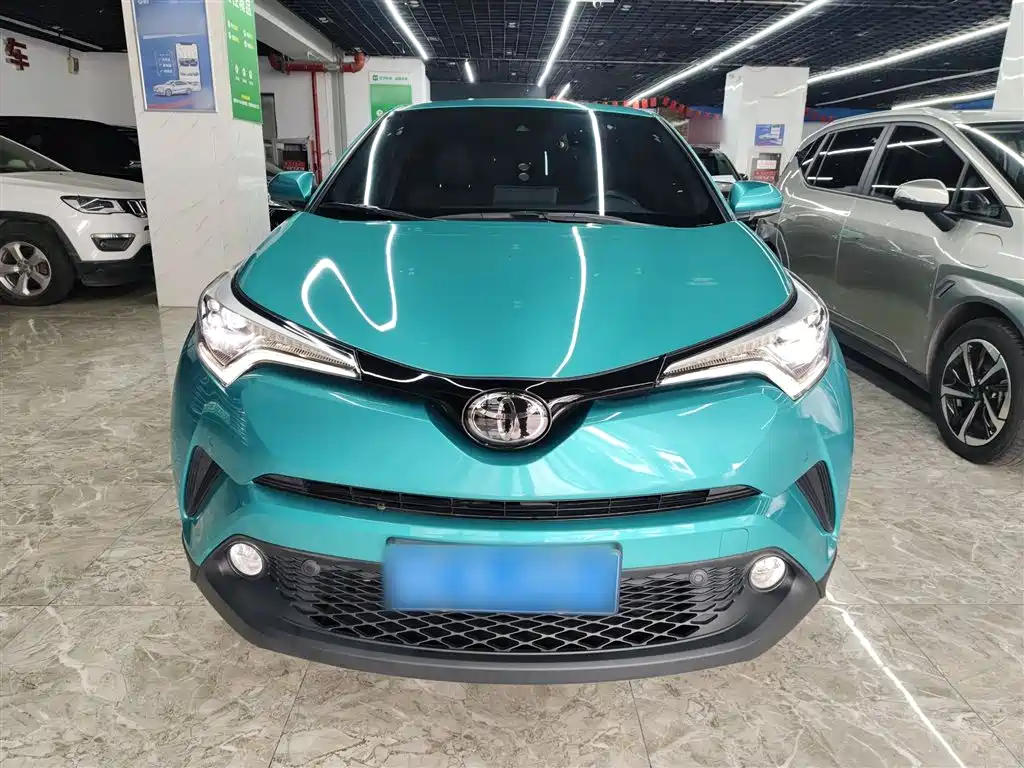 Toyota C-HR 2020 Model 2.0L Luxury фото 3