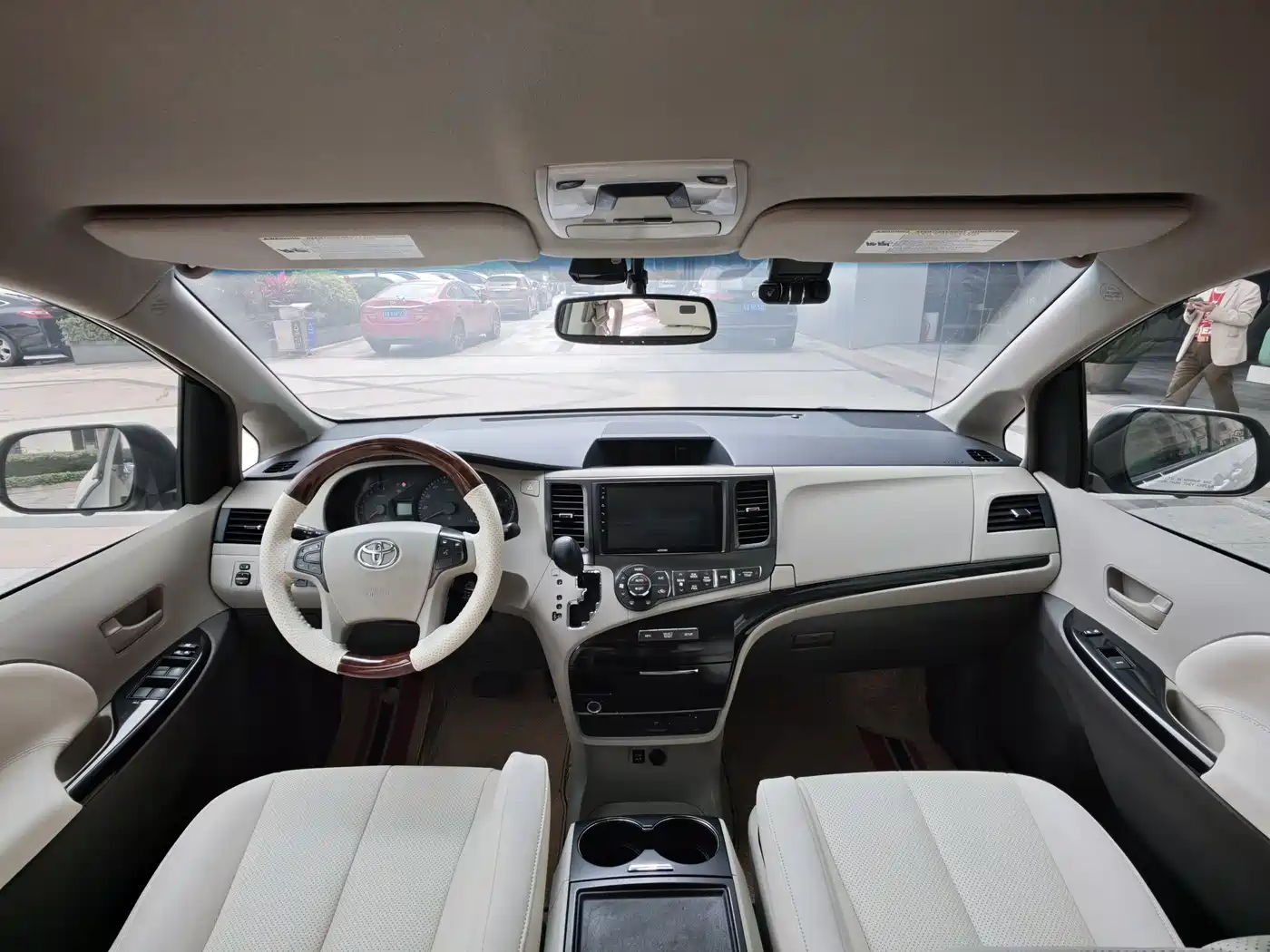 Toyota Sienna 2013 3.5L 4WD Automatic фото 13