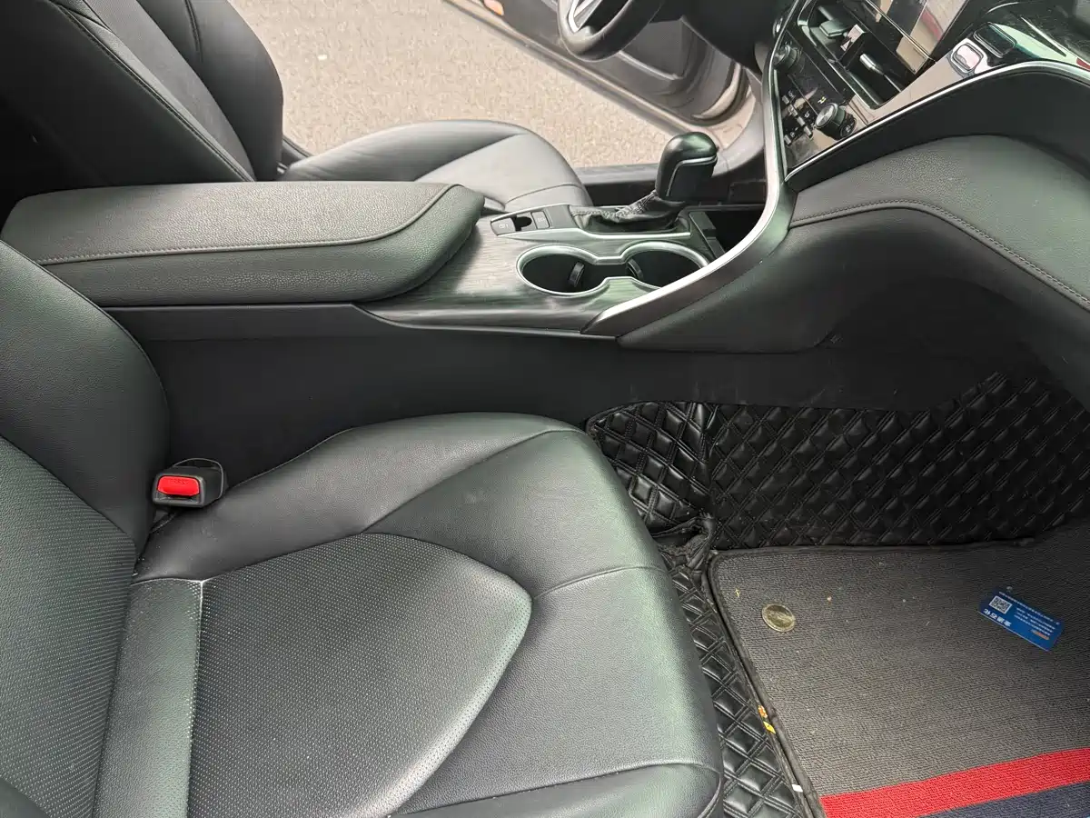 Toyota Camry 2023 2.0G Luxury Edition фото 9
