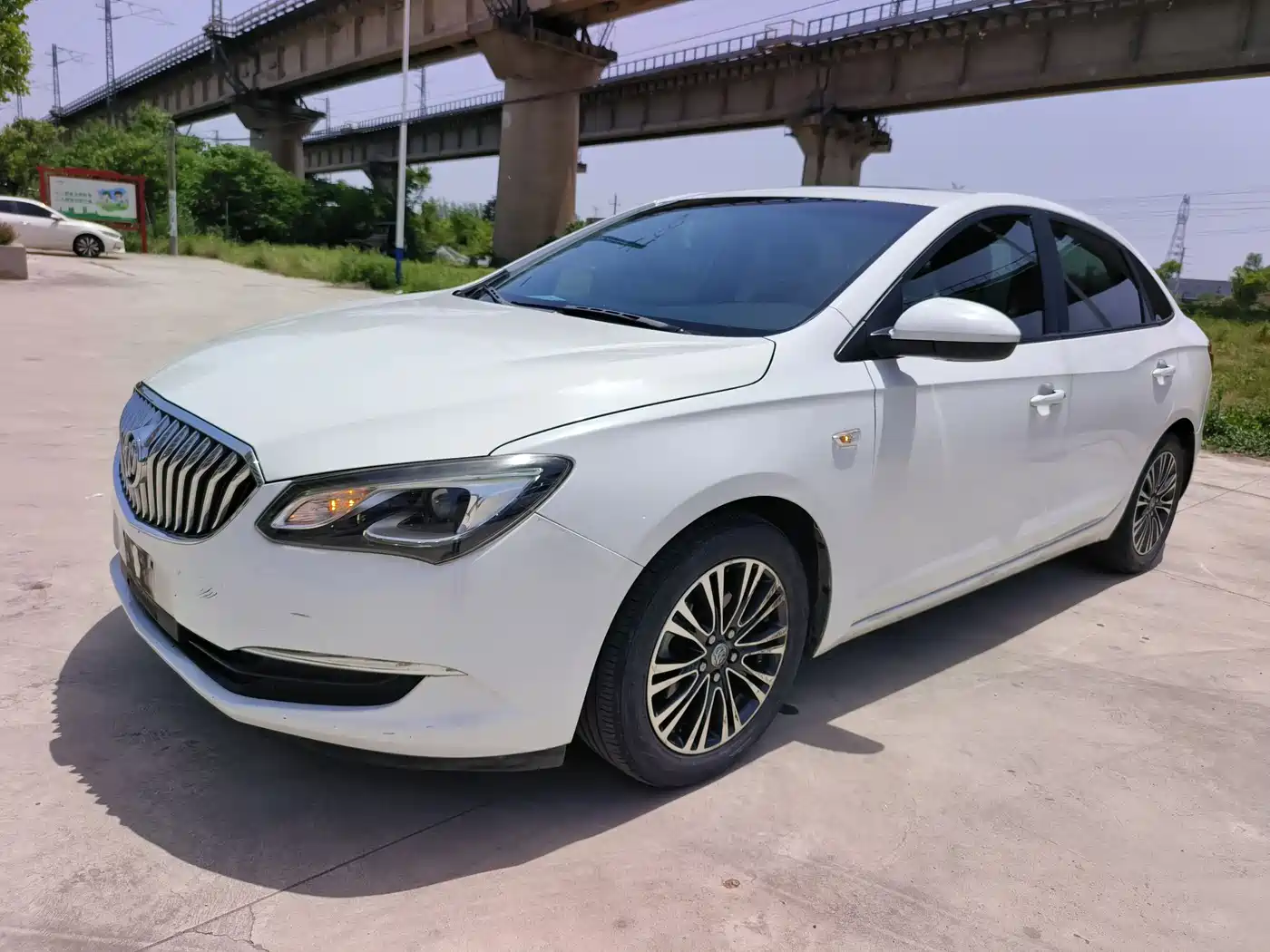 Buick Excelle 2017 15N Automatic Luxury фото 2