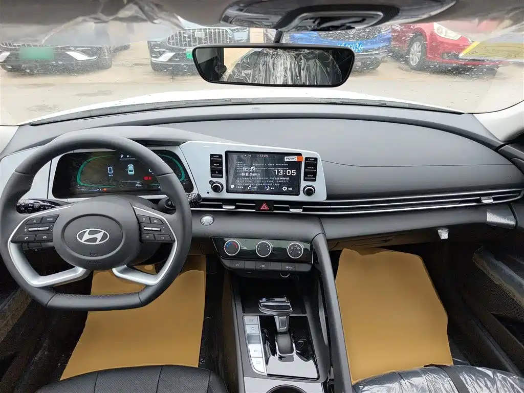 MODERN ELANTRA