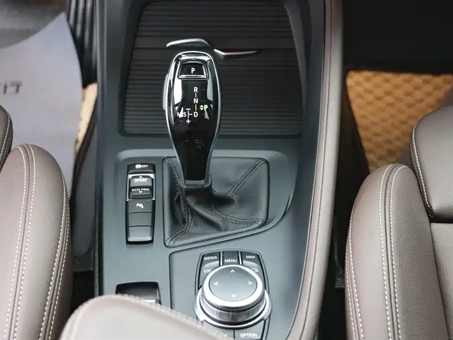 BMW X1 2022 sDrive25Li Leading фото 17