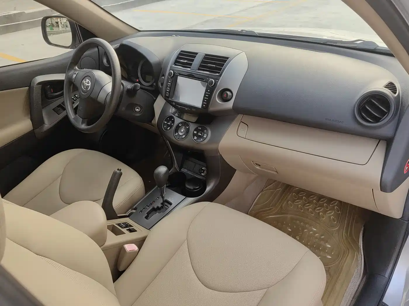 Toyota RAV4 Rongfang 2011 2.0L Automatic Classic Edition фото 5