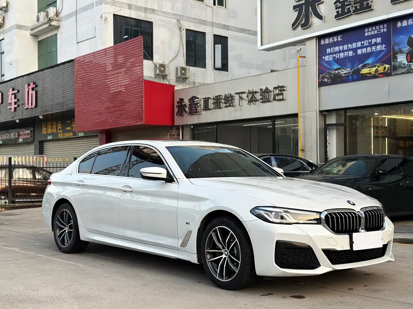 BMW 5 Series 2021 525Li M Sport Package фото 3