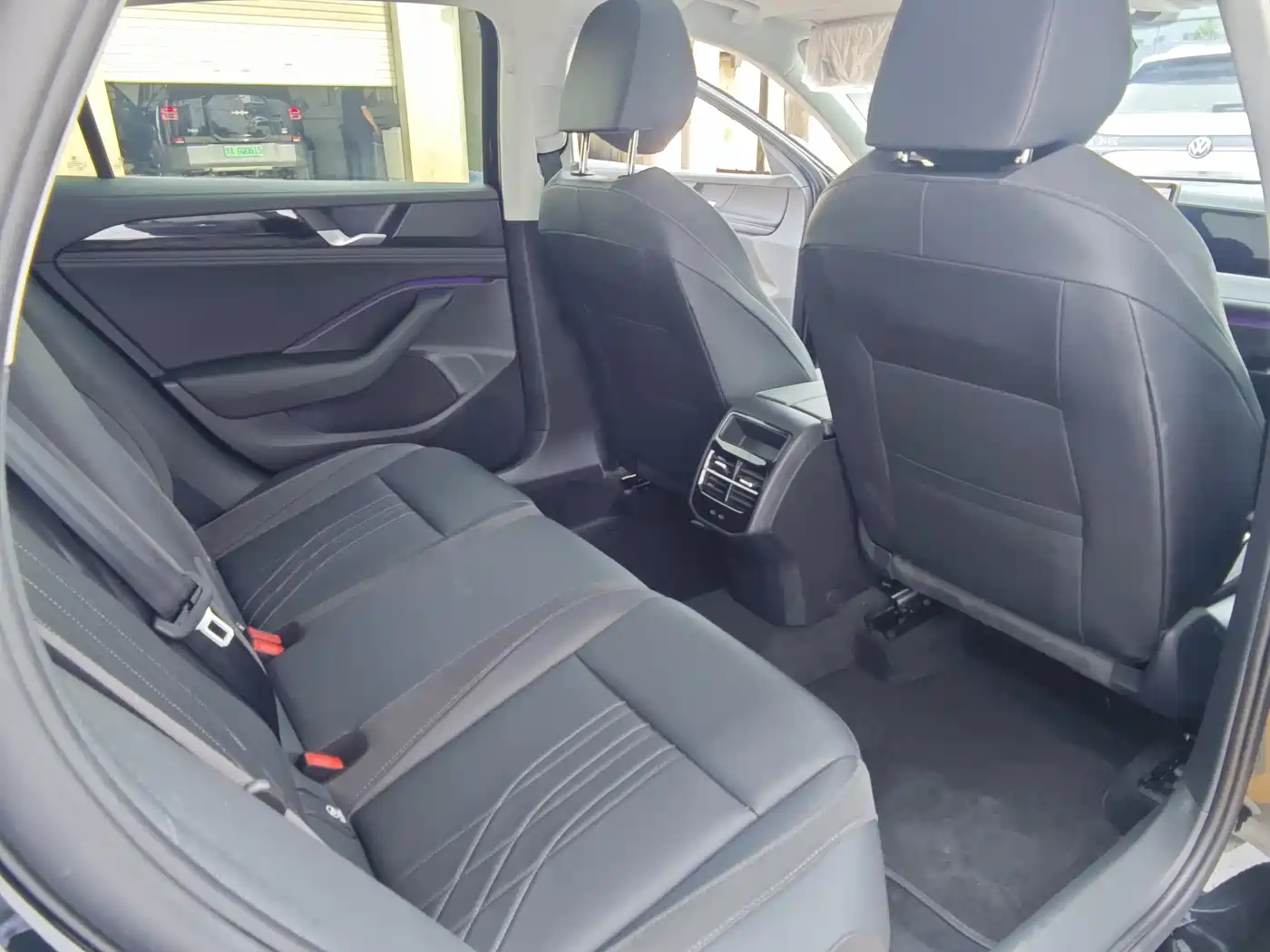 Volkswagen Magotan 2026 300TSI Premium Edition Eye-catcher фото 8