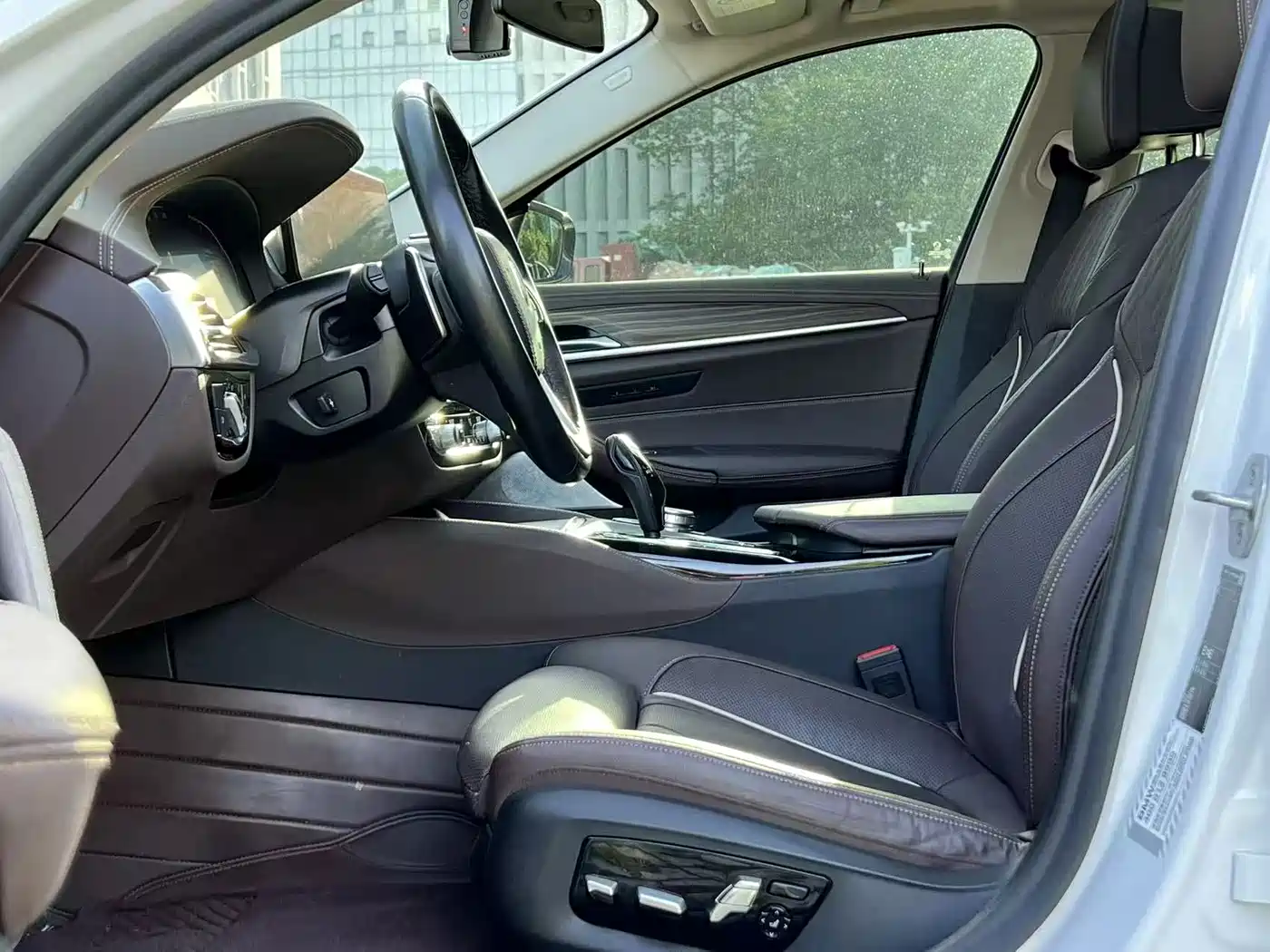 Фото 6 - BMW 5 Series