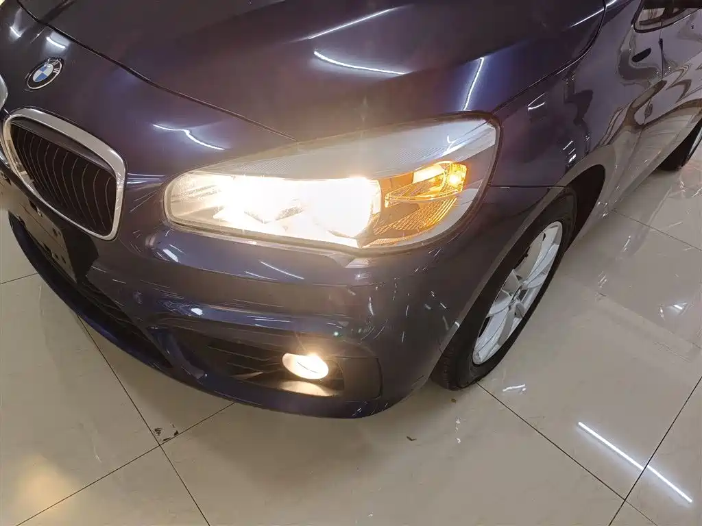 BMW 2 Series Touring 2016 218i Fashion Model фото 3