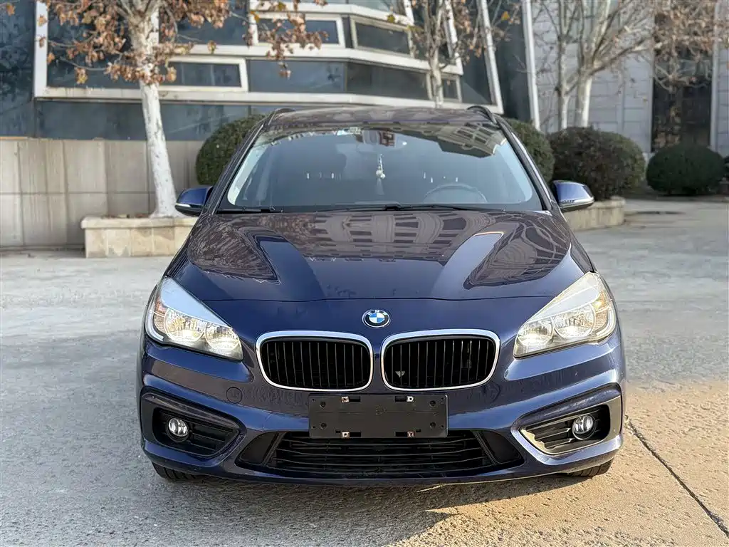 BMW 2 Series Touring 2016 218i Fashion Model фото 10
