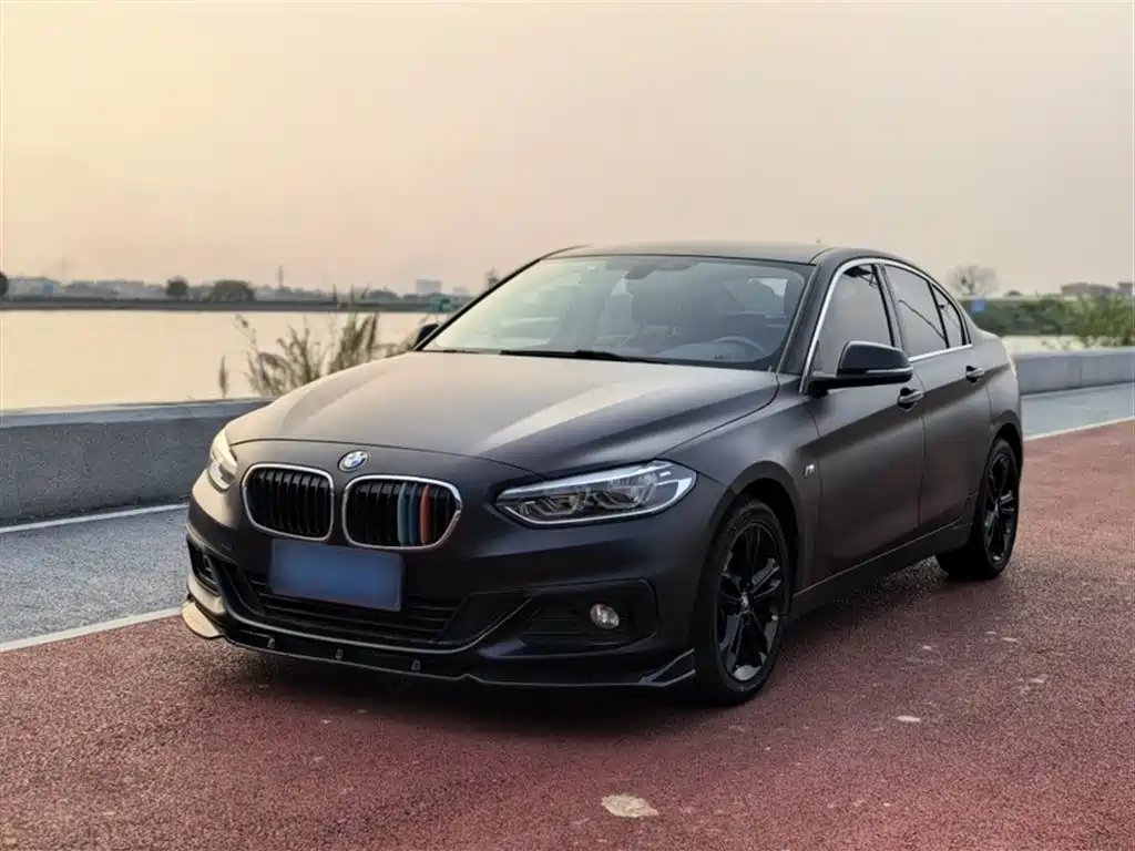 BMW 1 Series 2019 118i Fashion Edition фото 2