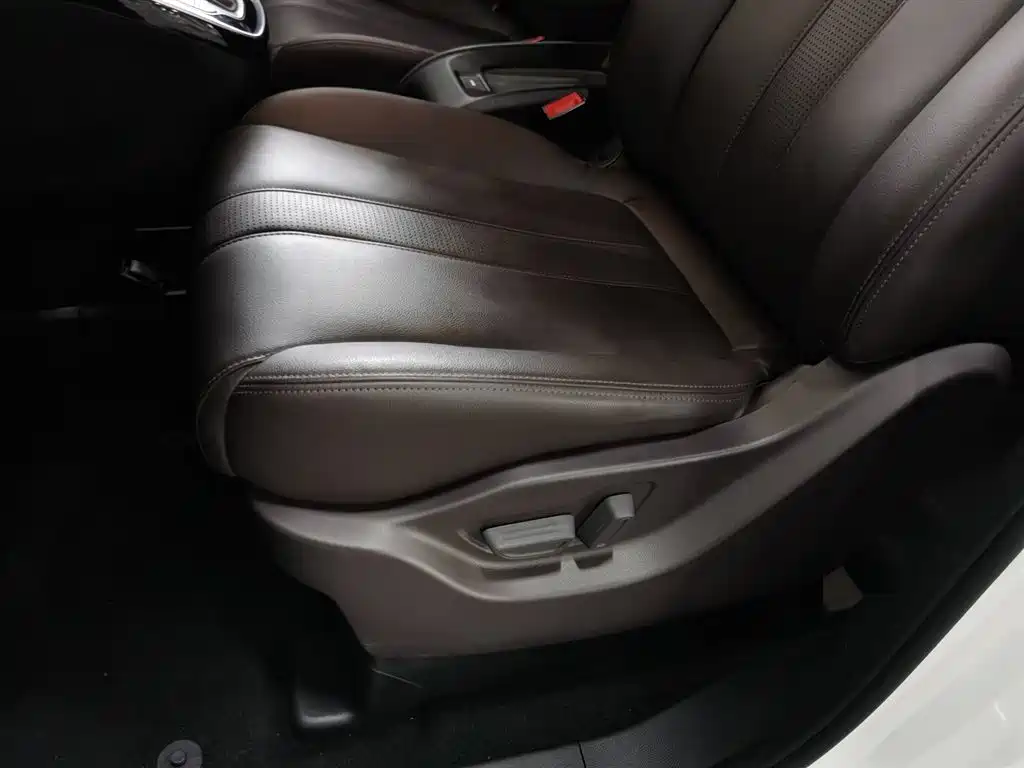 GAC Trumpchi Trumpchi M6 2019 270T Automatic Premium (6-seater) China V фото 20
