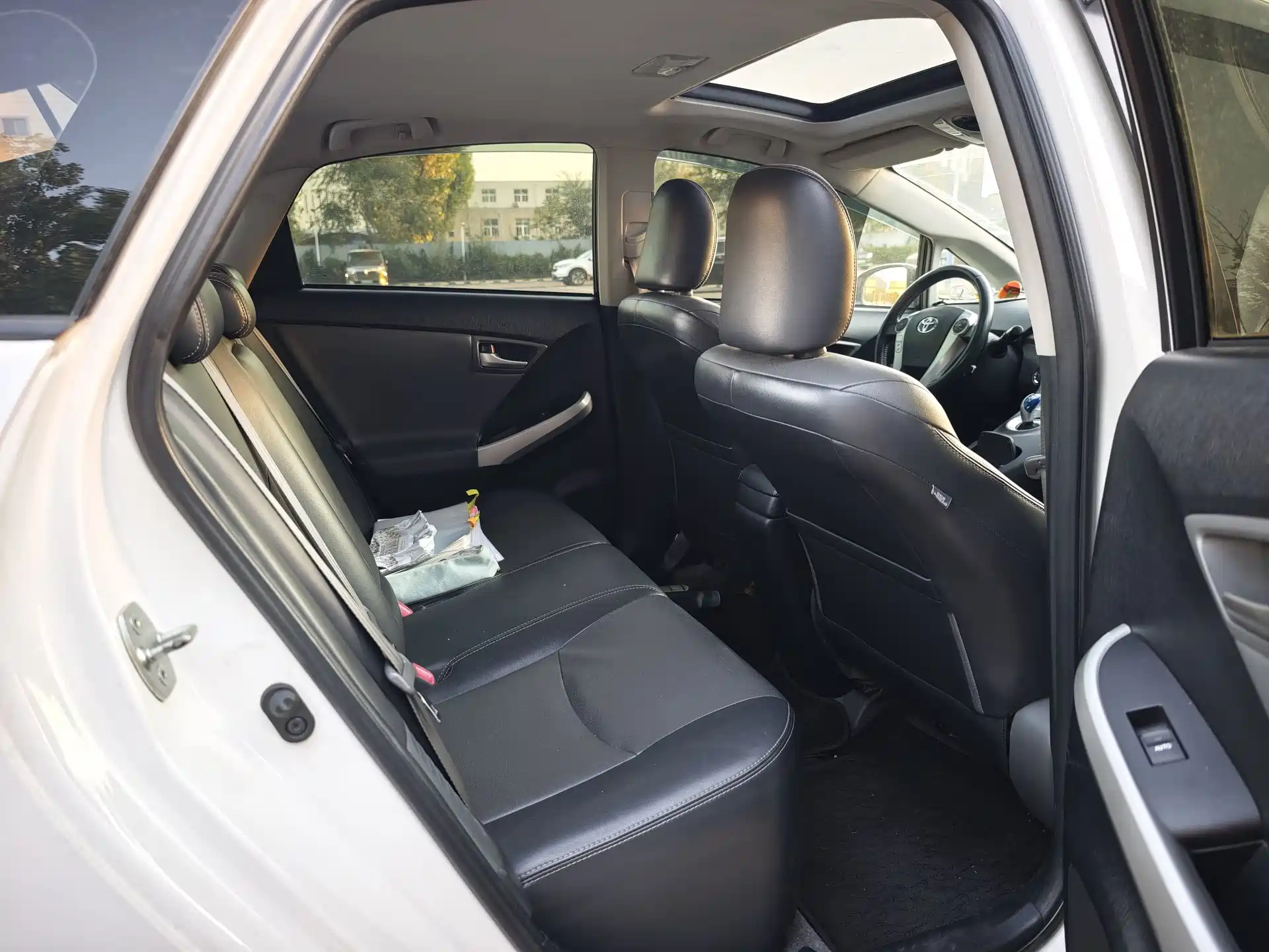 صورة 11 - Toyota Prius