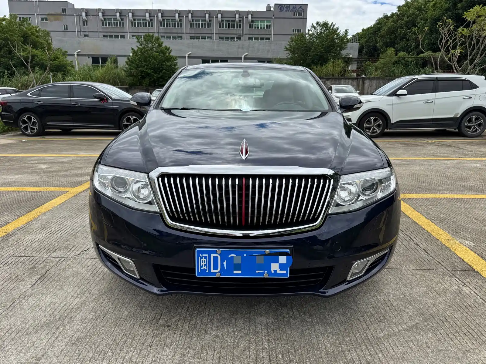 Фото 2 - Hongqi H7