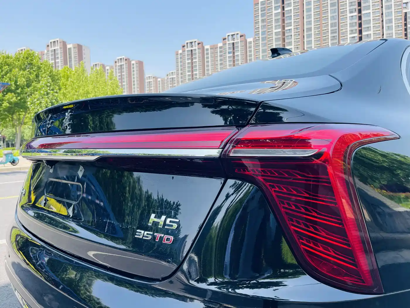 Hongqi H5 2024 1.5T DCT Smart Connect Flag Rhythm Edition фото 27