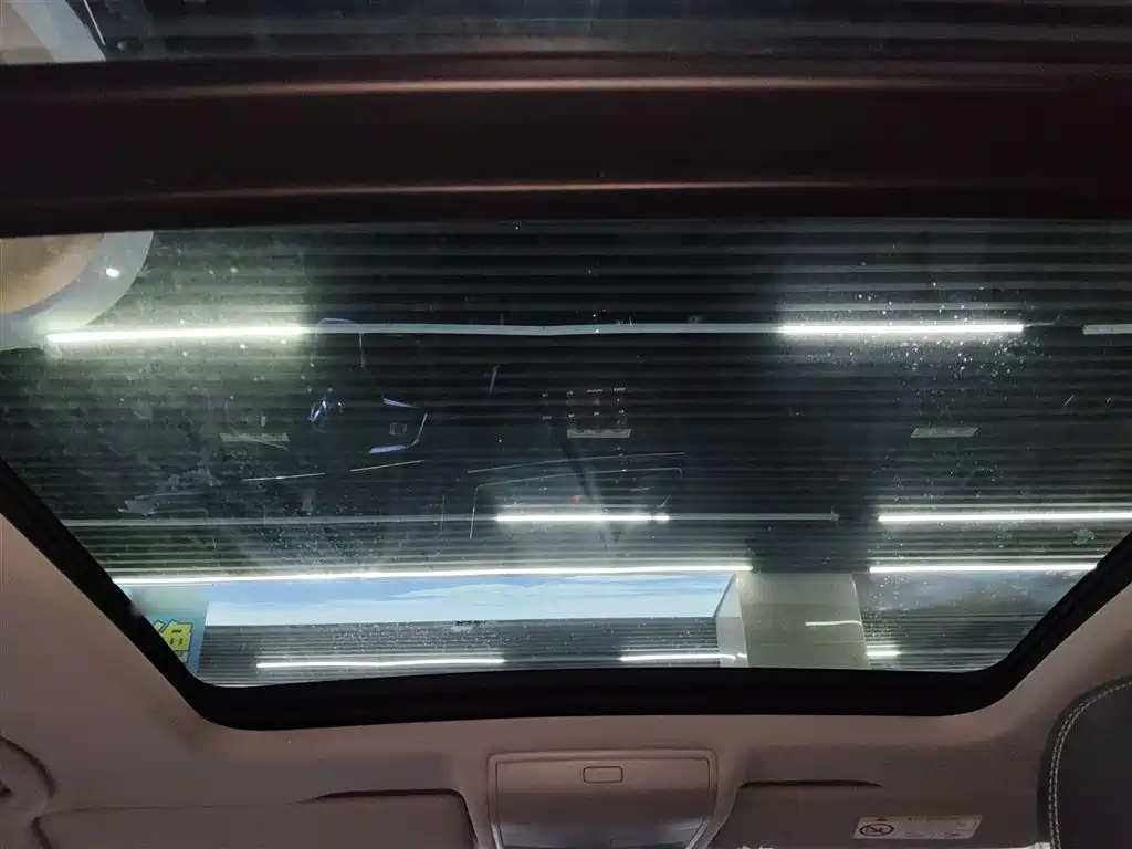 Volkswagen Tiguan L 2021 330TSI Automatic 2WD R-Line Premium фото 18