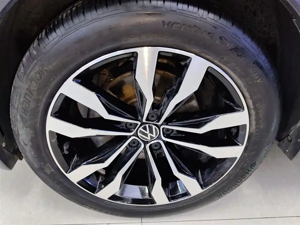 Volkswagen Tiguan L 2021 330TSI Automatic 2WD R-Line Premium фото 23