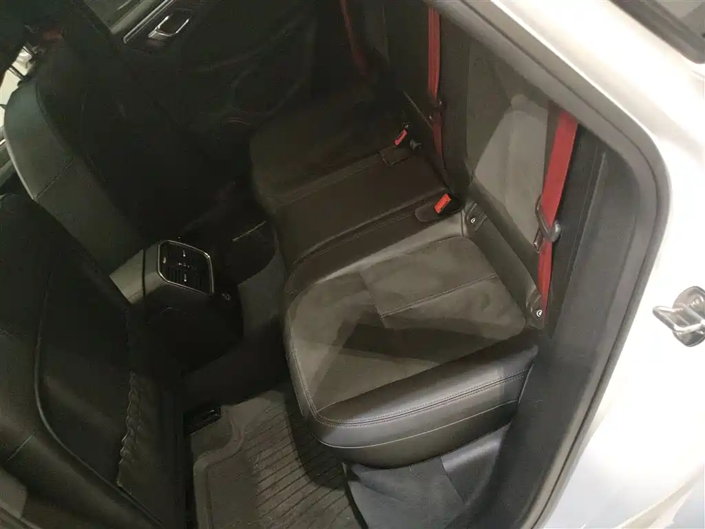 Porsche Macan 2017 Macan 2.0T фото 14
