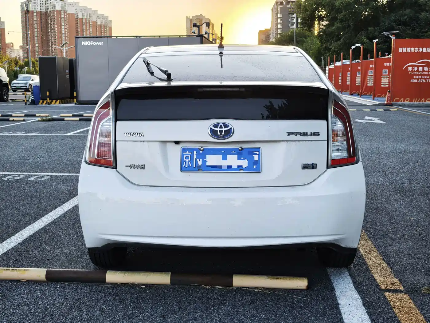Toyota Prius 2013 2012 1.8L Luxury