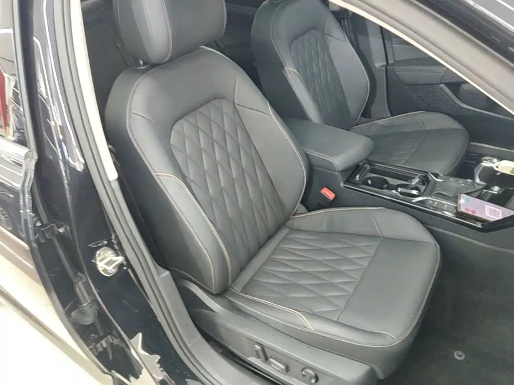 Фото 25 - Volkswagen Passat