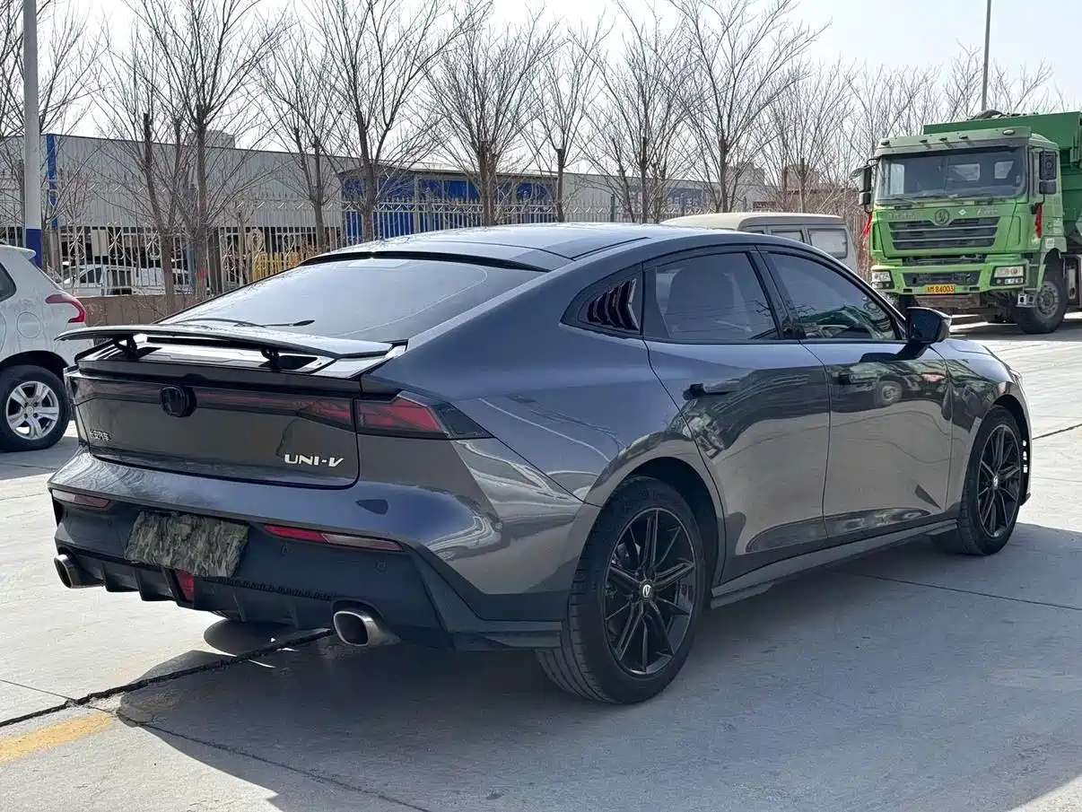 CHANGAN UNI-V