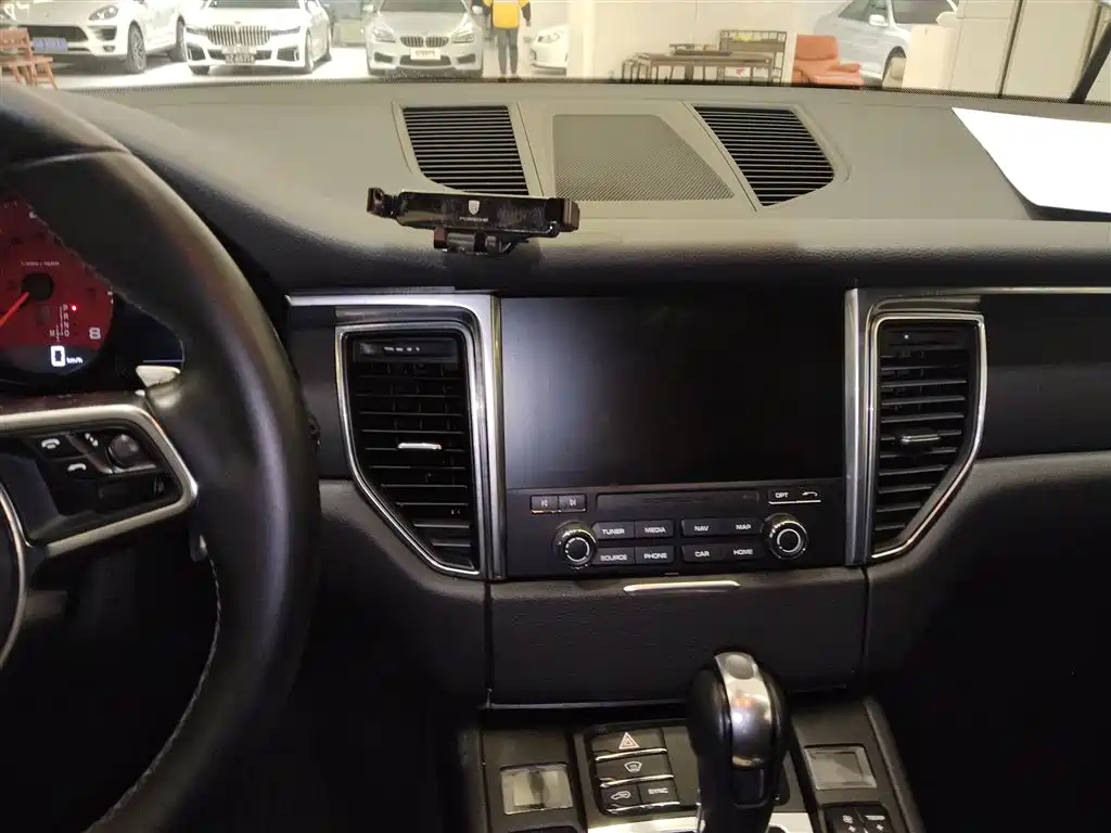 Porsche Macan 2017 Macan 2.0T фото 5