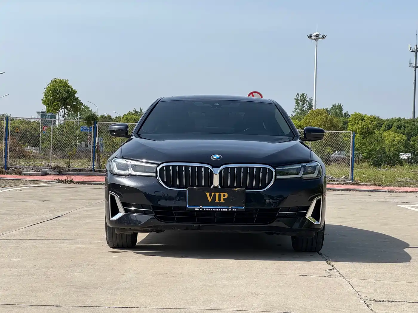BMW 5 Series 2023 530Li Leading Luxury Package фото 2