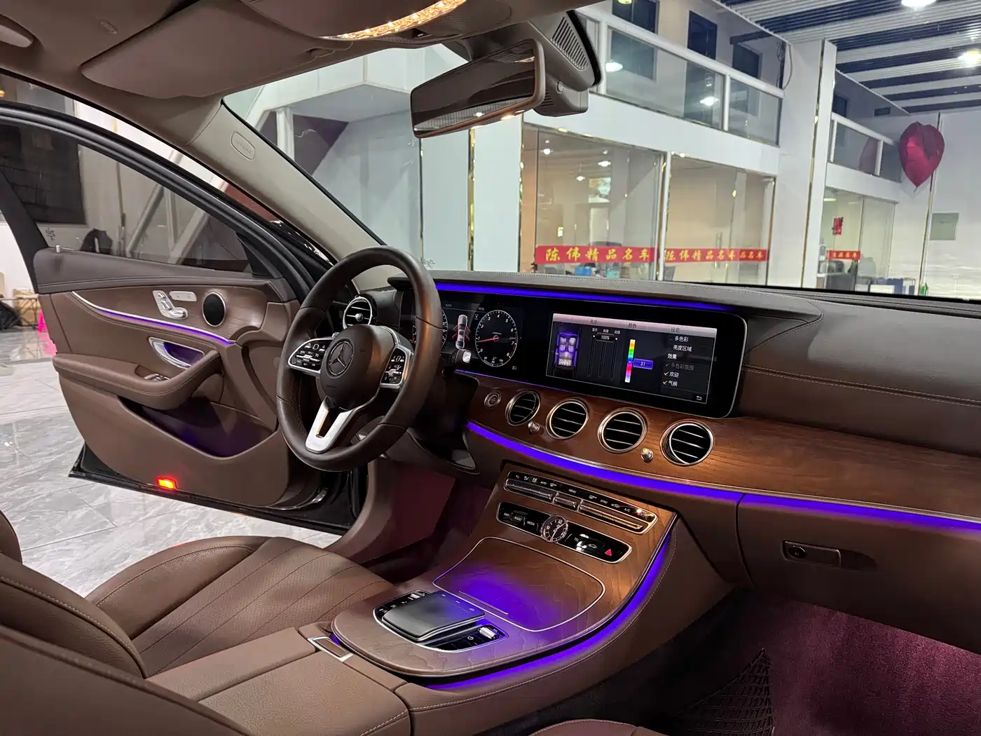 Mercedes-Benz E-Class 2020 E 300 L Fashion фото 12