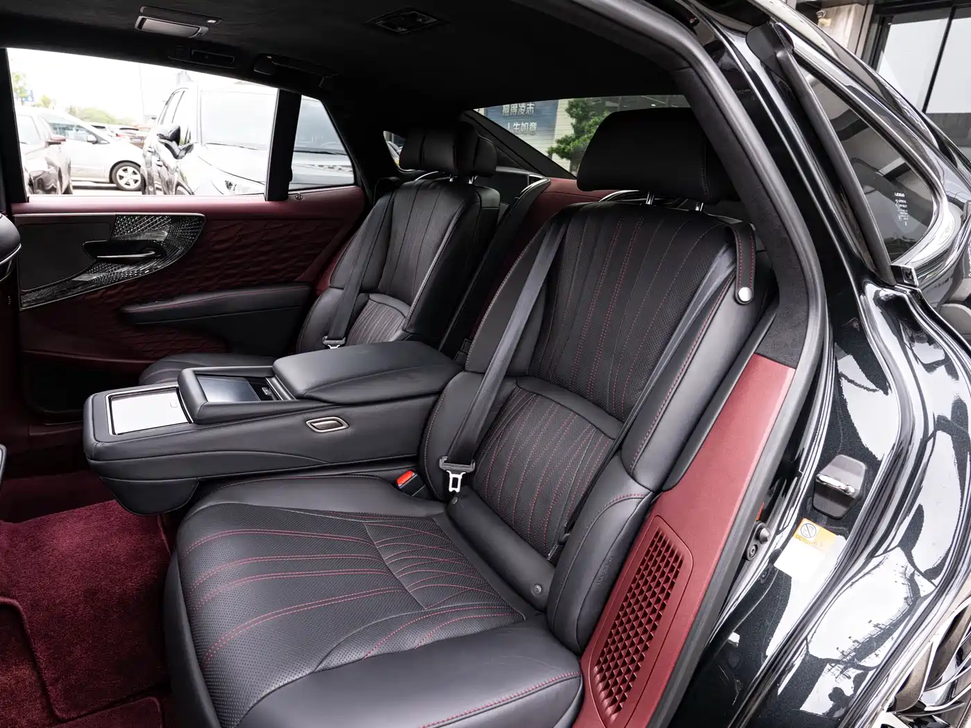Lexus LS 2021 500h Executive Edition фото 12