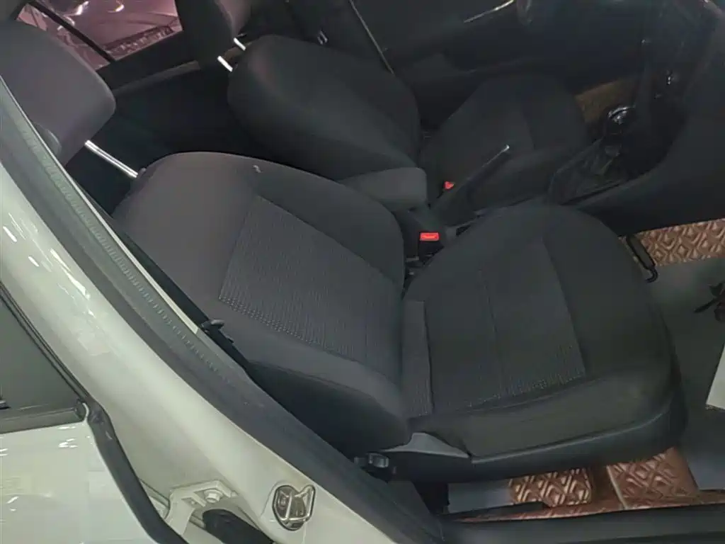 Volkswagen Lavida 2017 1.6L Automatic Trend Edition фото 25