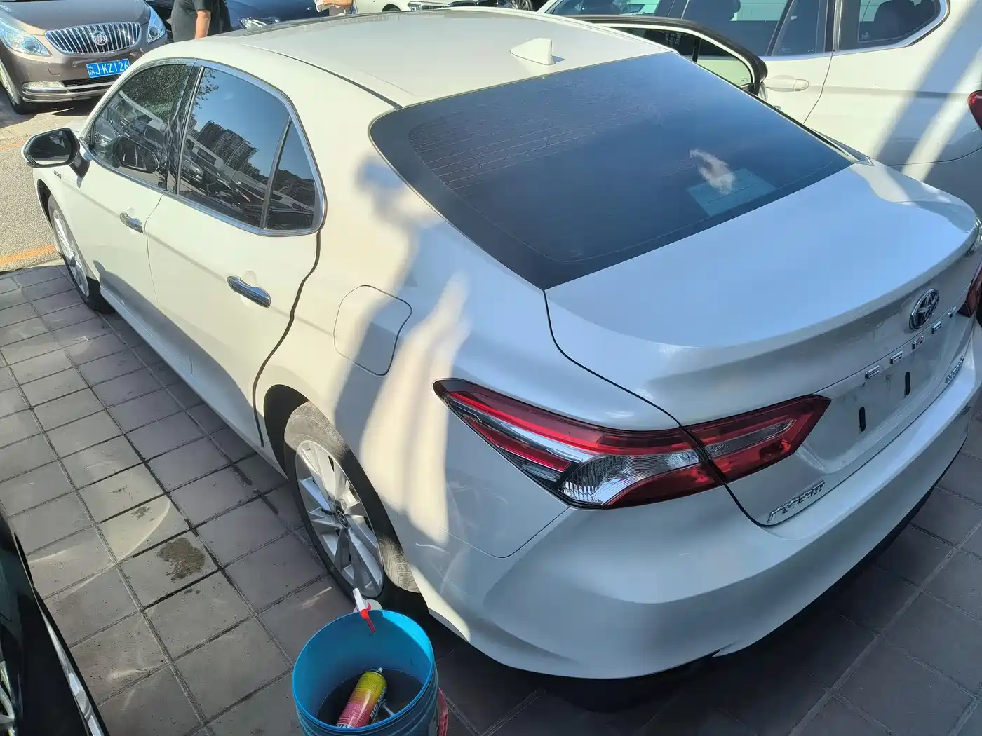 Toyota Camry 2023 Hybrid 2.5HGVP Leading Edition фото 3