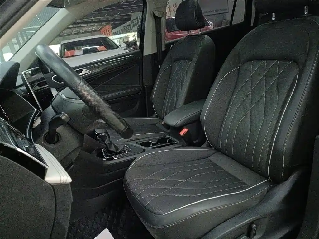Volkswagen Tiguan L 2022 330TSI Auto 2WD R-Line Premium Edition фото 15