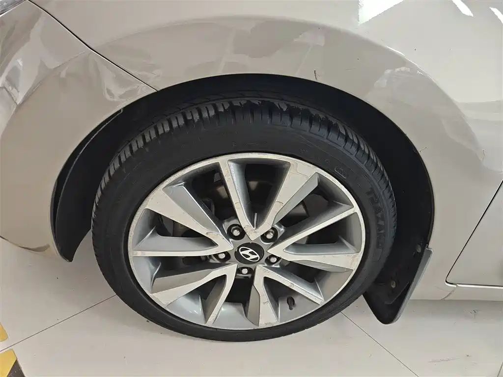 Hyundai Langdong 2015 1.6L Auto Premium фото 23