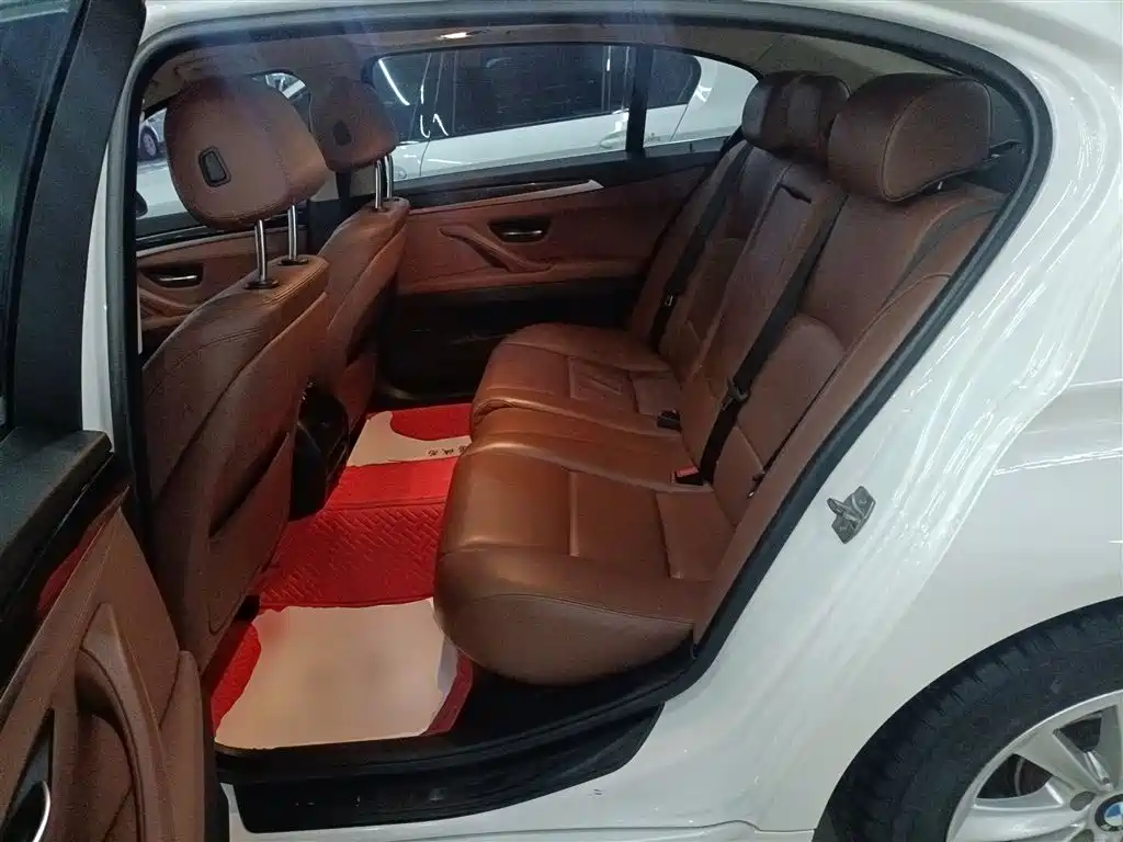 BMW 5 Series 2017 520Li Classic Edition фото 17