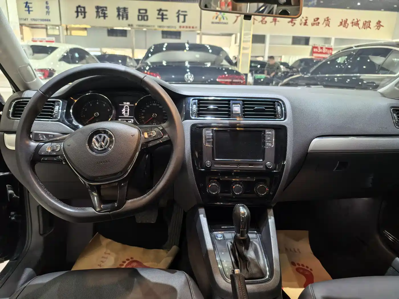 Volkswagen Sagitar 2018 280TSI DSG Spark Edition фото 8