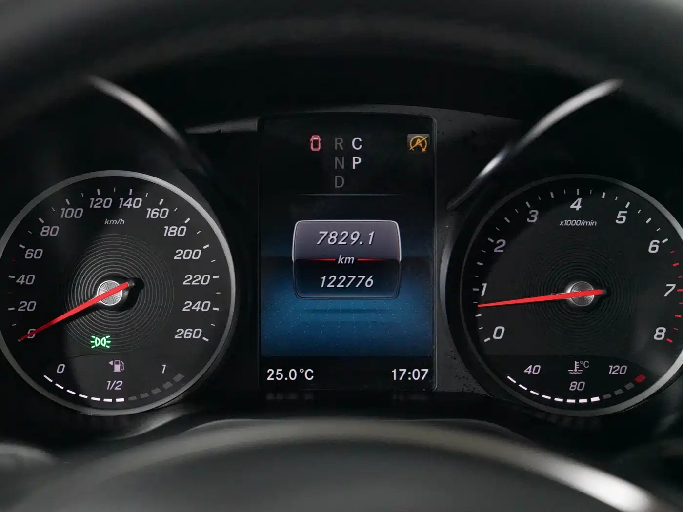 Mercedes-Benz V-Class 2021 V 260 L Long Wheelbase Premium Edition фото 11