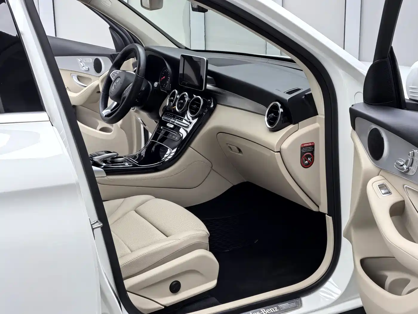 Mercedes-Benz GLC 2018 Facelift GLC 300 4MATIC Dynamic фото 4