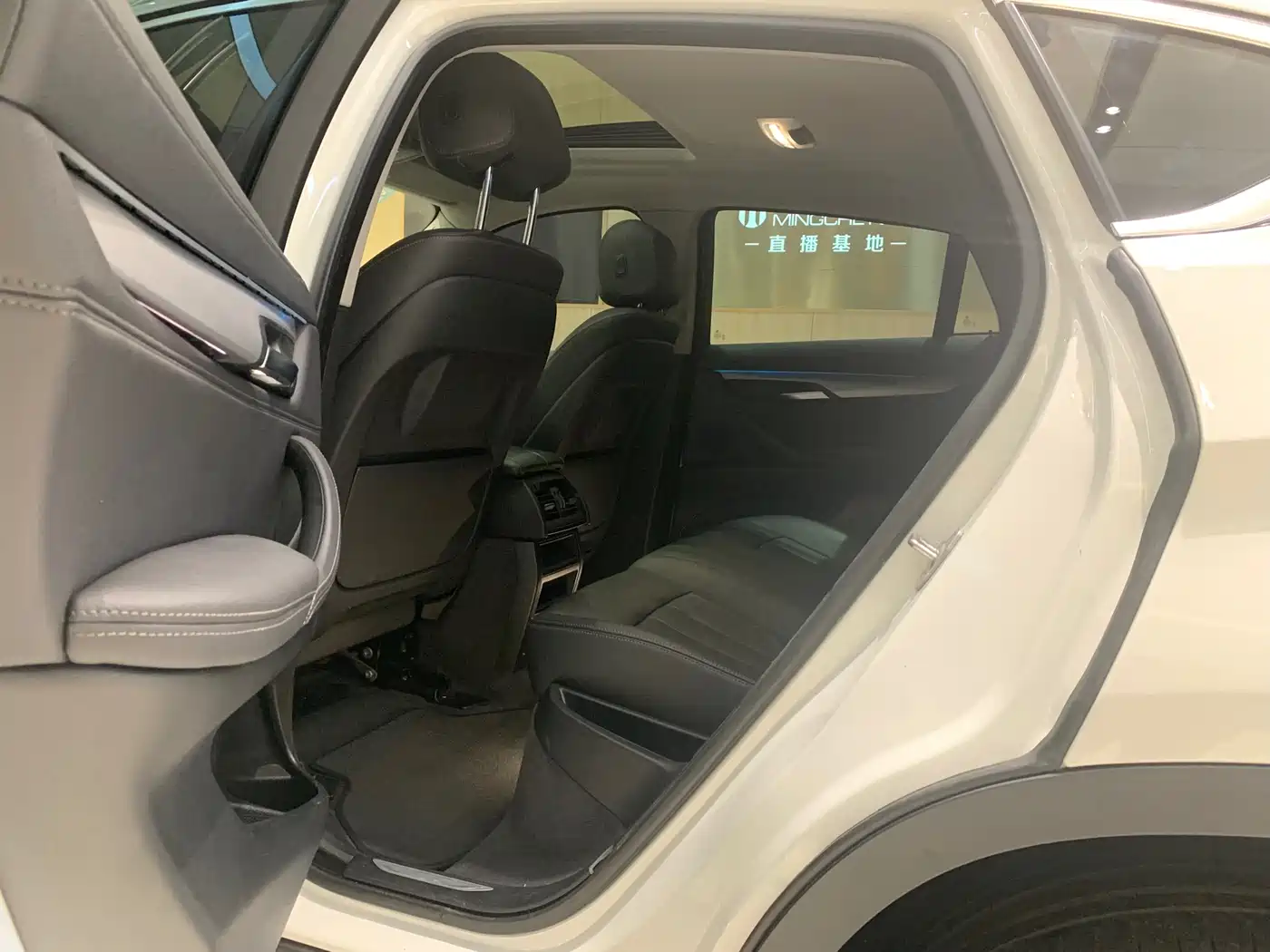 BMW X6 2018 xDrive35i Leading Model фото 7