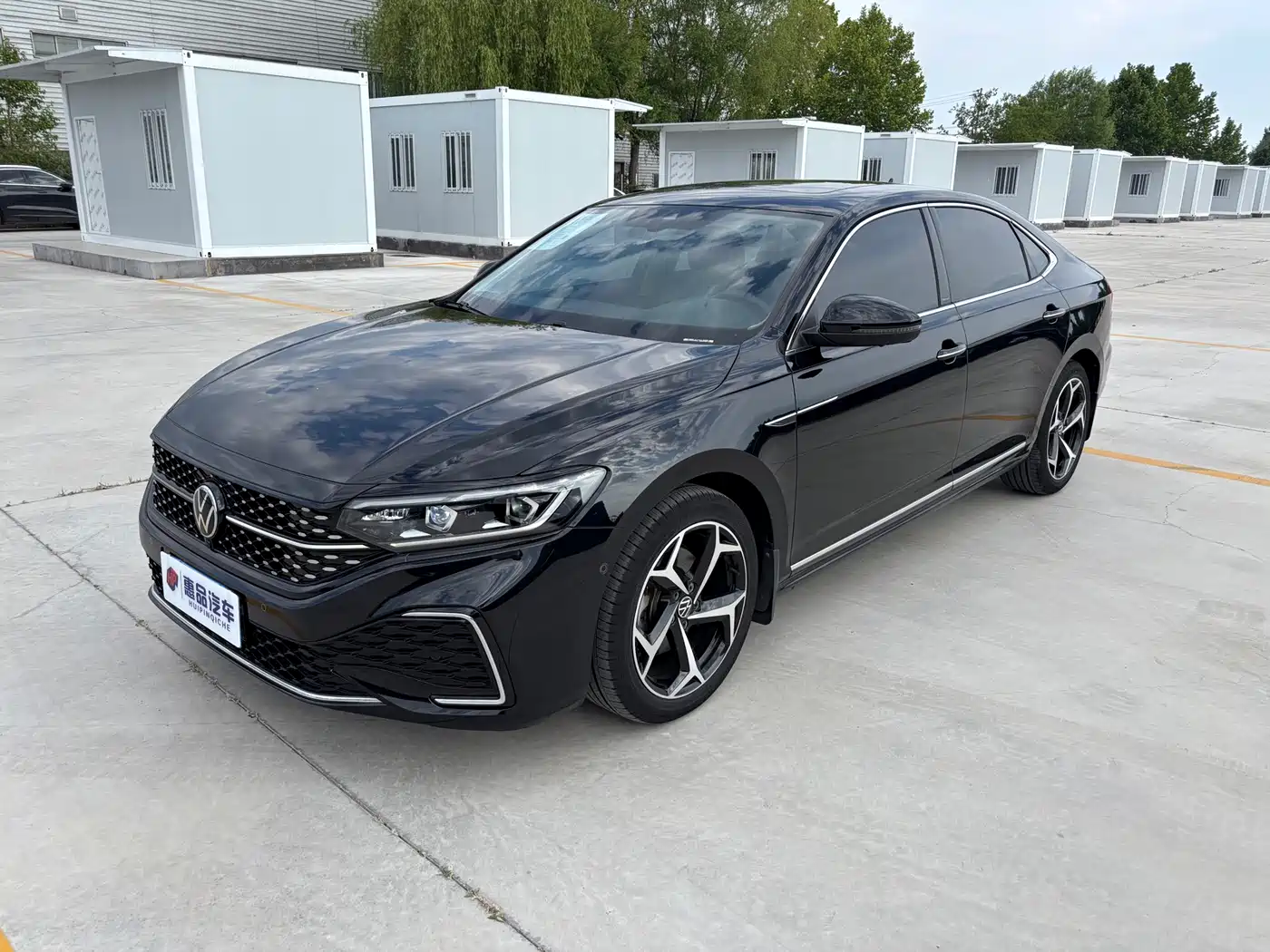 Volkswagen Passat 2023 330TSI Starlight Luxury Edition