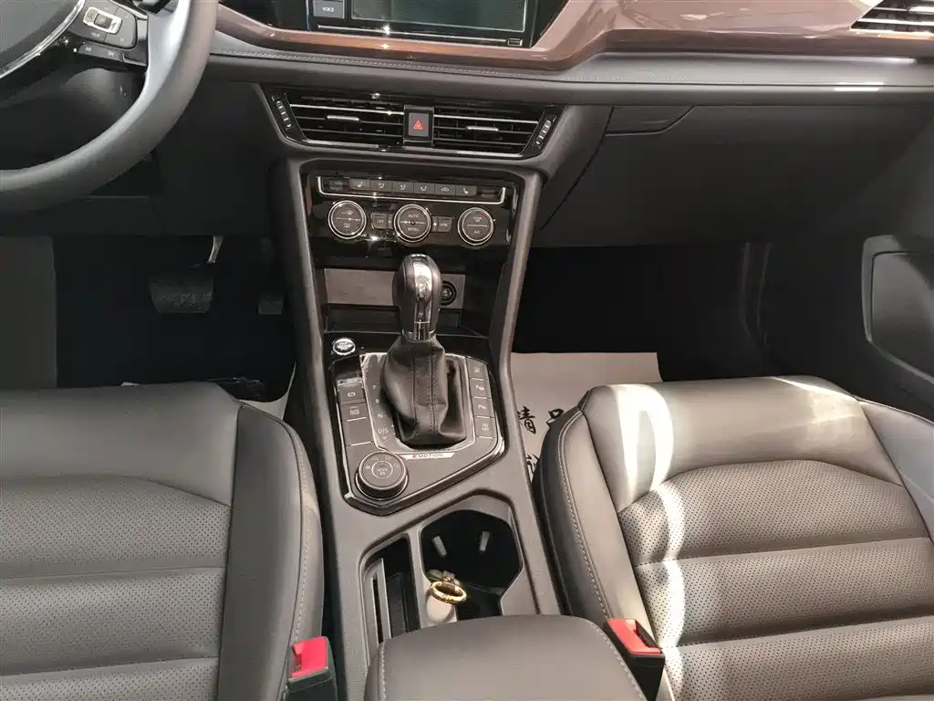 Volkswagen Tharu 2019 Model 330TSI 4WD Flagship Edition China VI фото 14