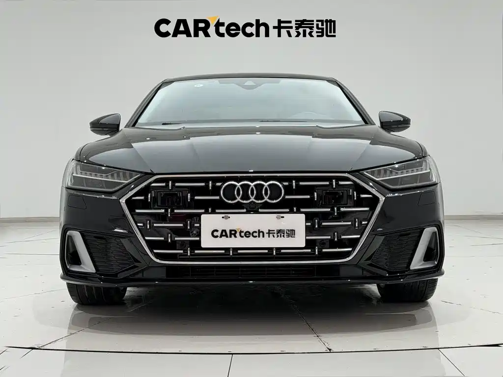Photo 3 - Audi A7L