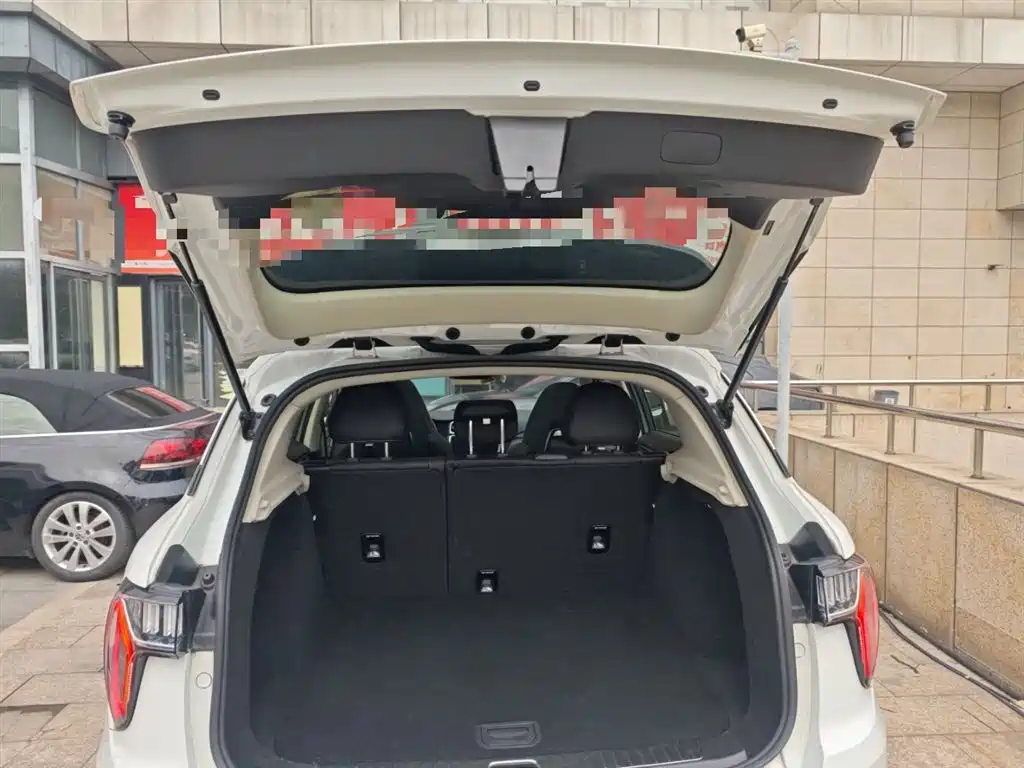 Lynk & Co 01 2018 2.0T 2WD Type+ Edition фото 18