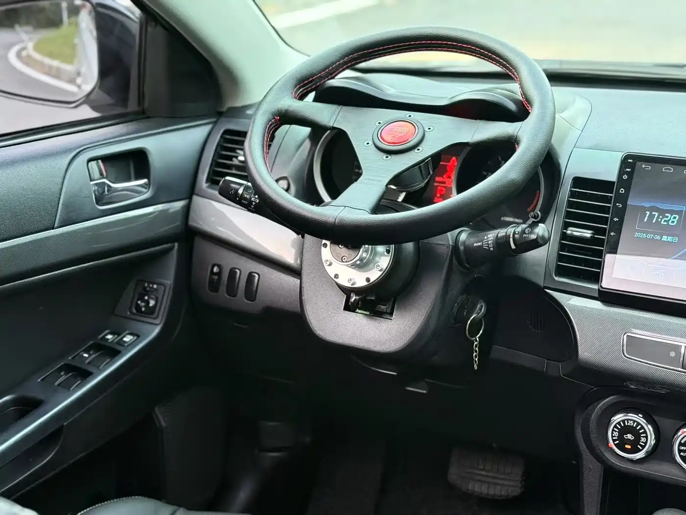 Mitsubishi Lancer EX 2013 Fashion Edition 1.8L Manual Comfort фото 4