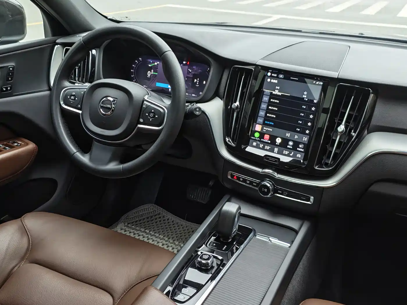 Фото 12 - Volvo XC60