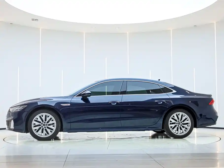 Audi A7L 2024 45TFSI S-line Dream Edition Crystal Package фото 8