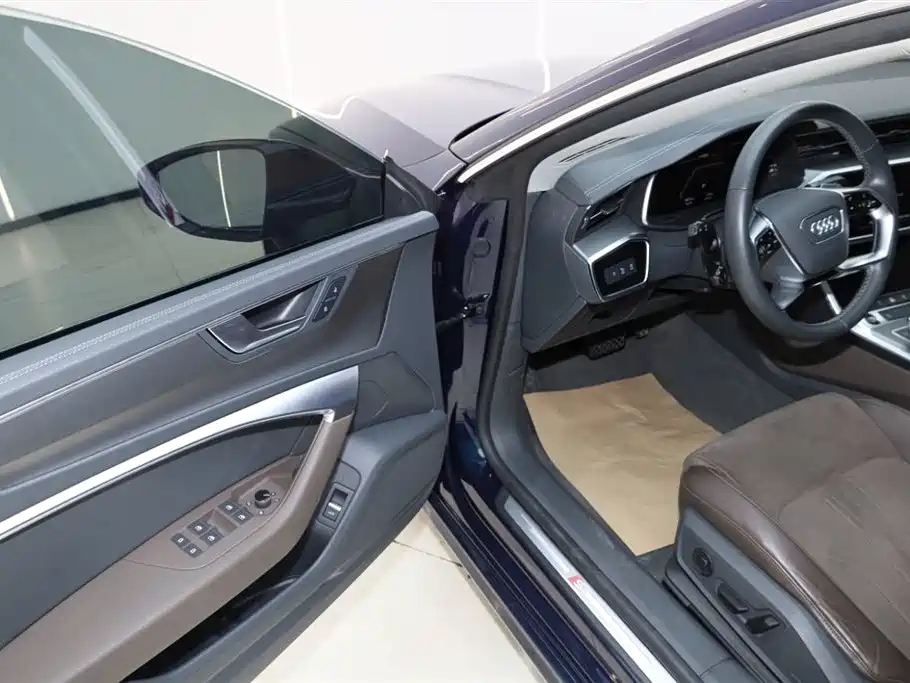 Audi A7L 2024 45TFSI S-line Dream Edition Crystal Package фото 30