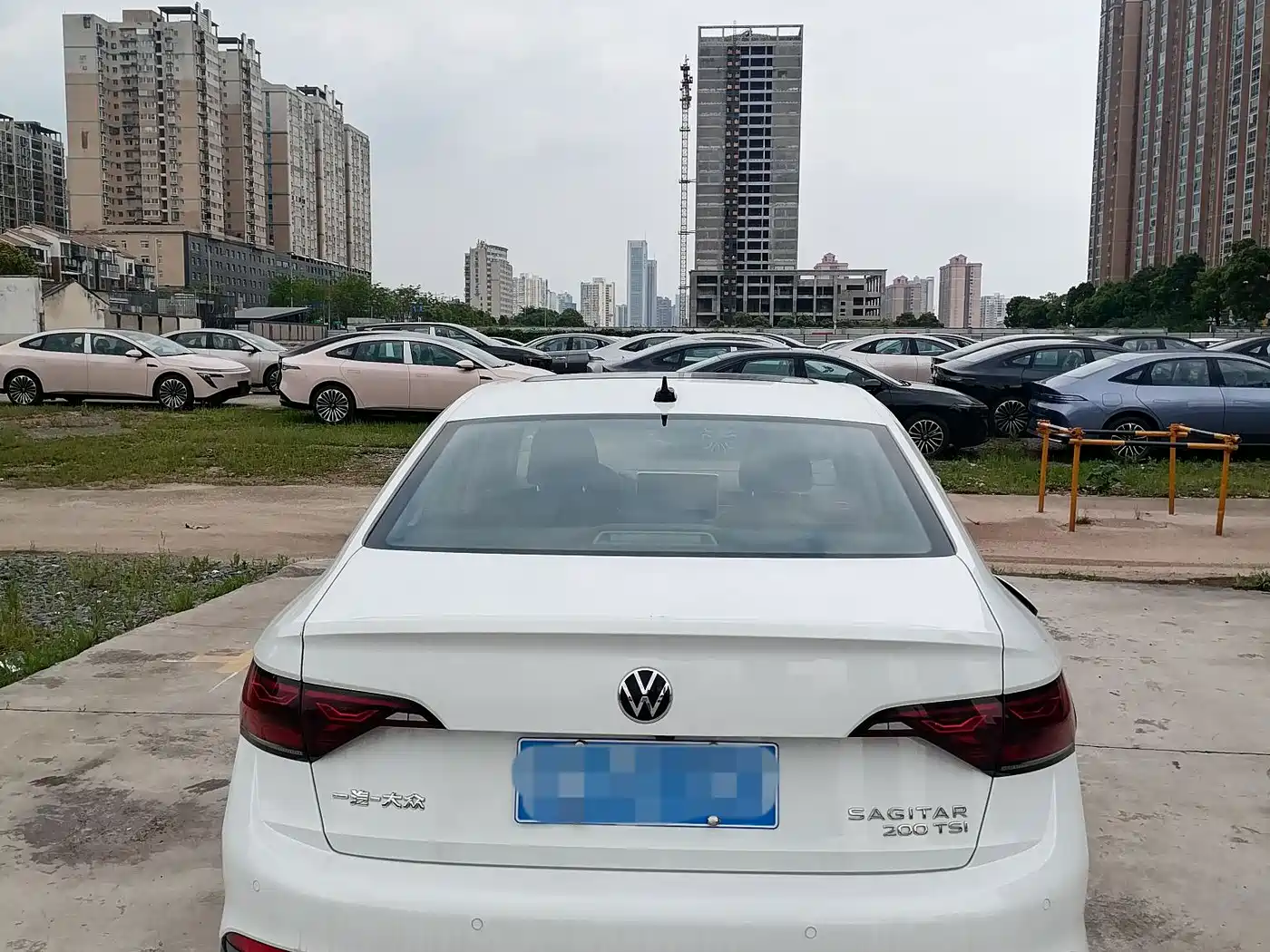 Volkswagen Sagitar 2023 Model Year 200TSI DSG Surpass Edition фото 8