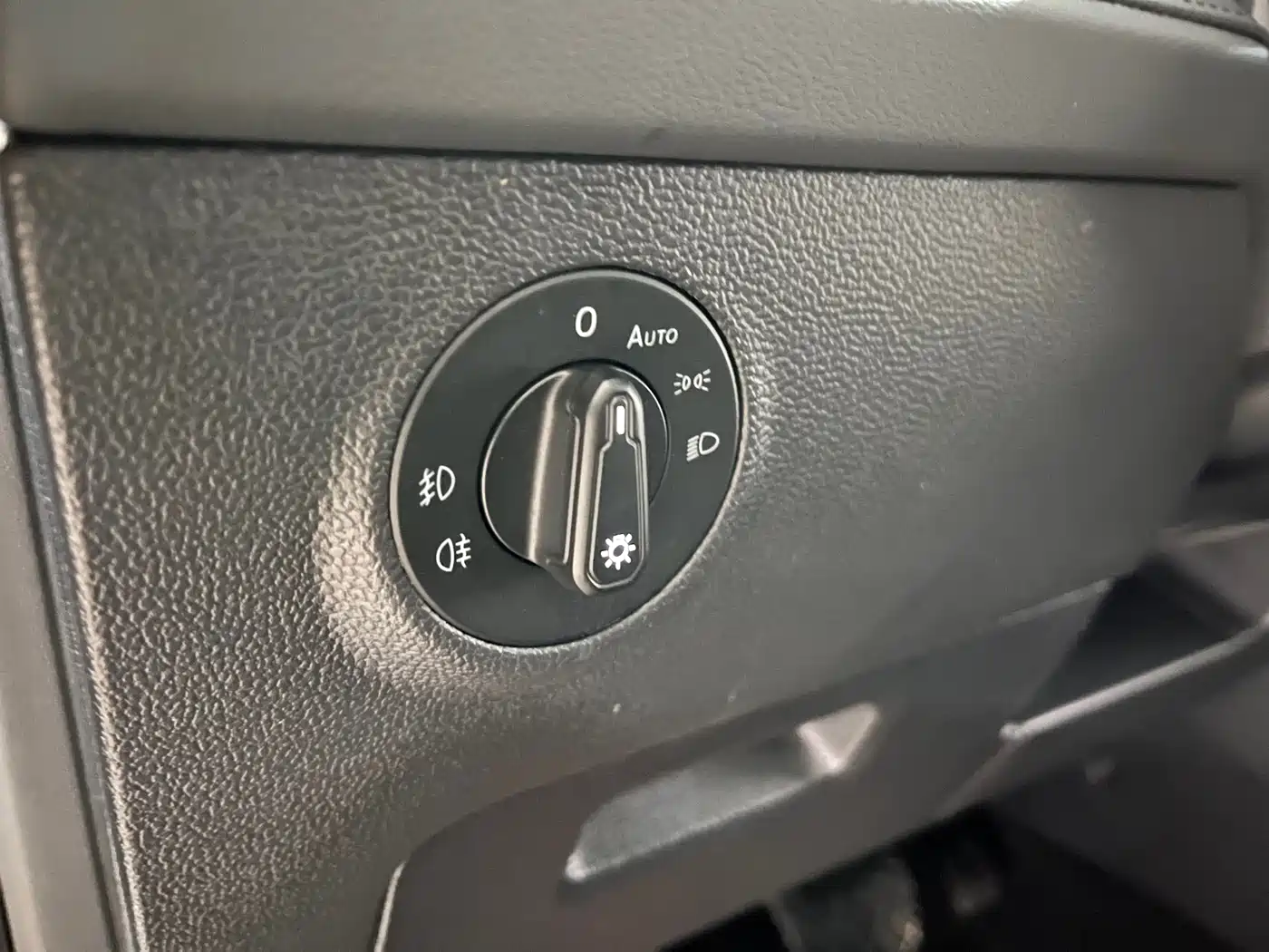Volkswagen Tharu 2022 280TSI 2WD Comfort фото 17