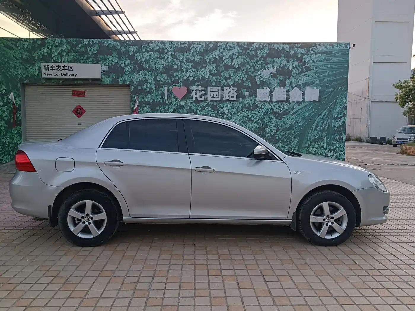 Volkswagen Bora 2012 1.6L Automatic Fashion Value Edition фото 5