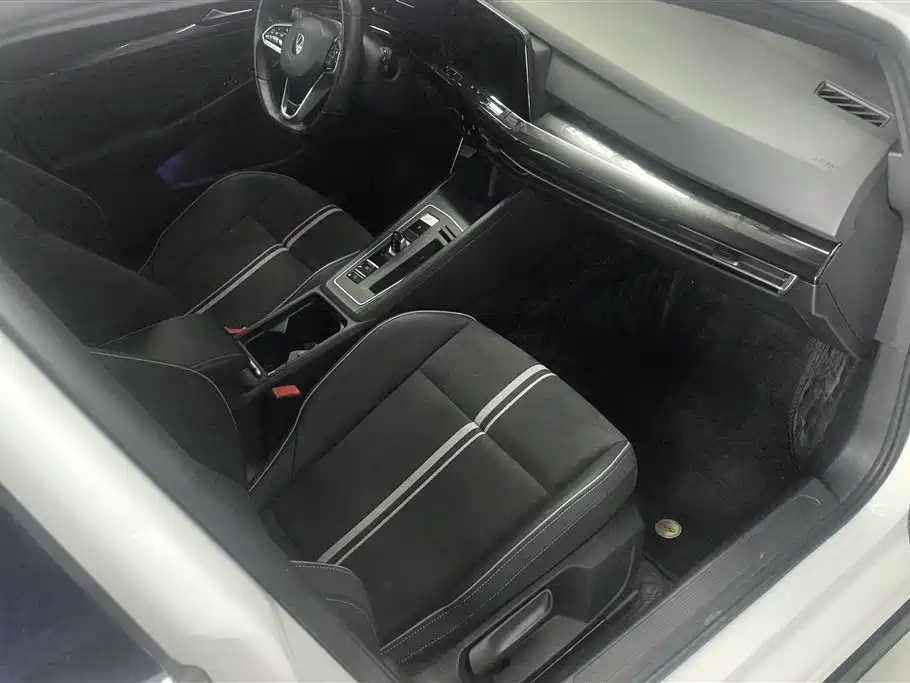 Volkswagen Golf 2021 280TSI DSG R-Line фото 8