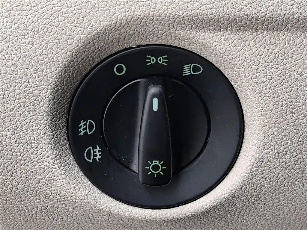 Škoda Fabia 2012 1.6L Scout фото 21