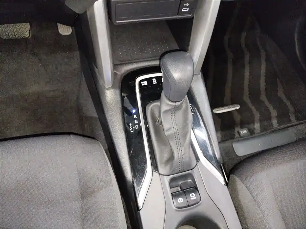 Toyota Corolla Cross 2023 Hybrid 2.0L Pioneer Edition фото 14